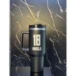 Copo Caneca Térmica Inox 1200 ml com Alça e Canudo – Preto Personalizado – Conservação Térmica