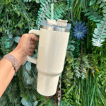 Copo Caneca Térmica Inox com Alça e Canudo 1200ml - Bege (Normal)