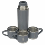 Jogo de Garrafa Térmica 500 ml com 3 Xícaras em Aço Inoxidável – Cinza – Elegância e Durabilidade