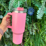 Personalizado - Copo Caneca Térmica Inox 1200 ml com Alça e Canudo – Rosa – Elegância e Funcionalidade