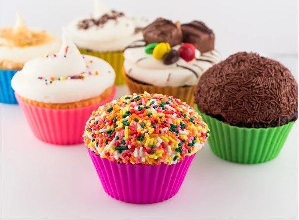 Conjunto 12 Formas de Silicone para Mini Cupcake, Bolo, Muffin e Pão de Queijo – Assadeira para Airfryer e Forno – BM-F956