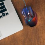 Mouse Gamer Profissional X7 com Fio, 7 Botões e 2400 DPI