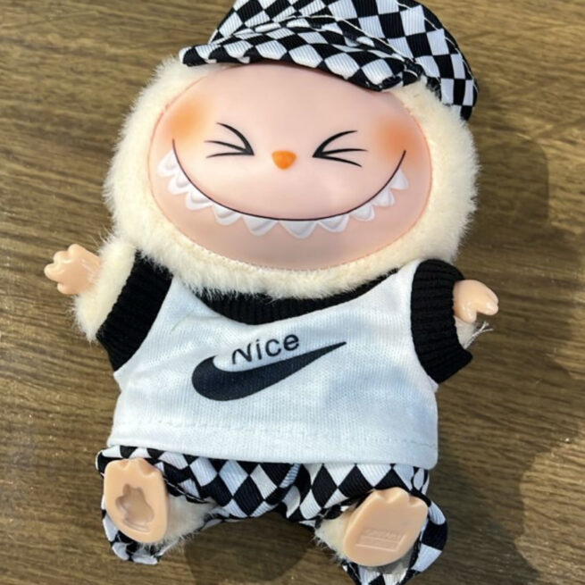 Kit Sem Caixa + Roupas – Geração 2 Sortidos – Labubu Monstros Mini Pelúcias Colecionáveis Personalizáveis + 1 Roupa