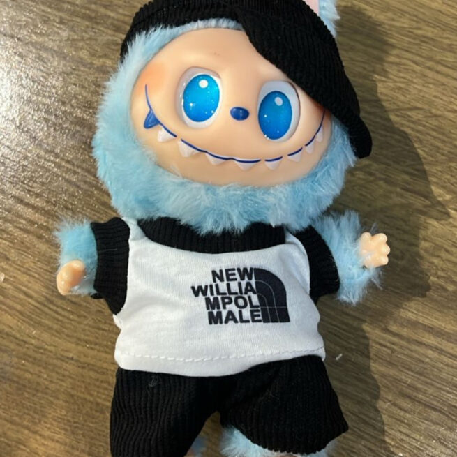 Kit com Caixa + Roupas Geração 2 – Labubu Monstros Pingente Colecionável Personalizável + 1 Roupa Sortida