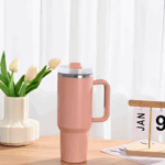 Copo Caneca Térmica Inox Personalizada (1200 ml) com Alça e Canudo – Rosê