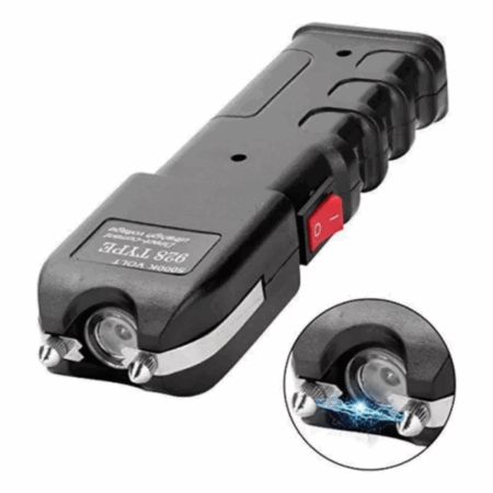 Lanterna Tática Preta Recarregável com Função de Iluminação Forte